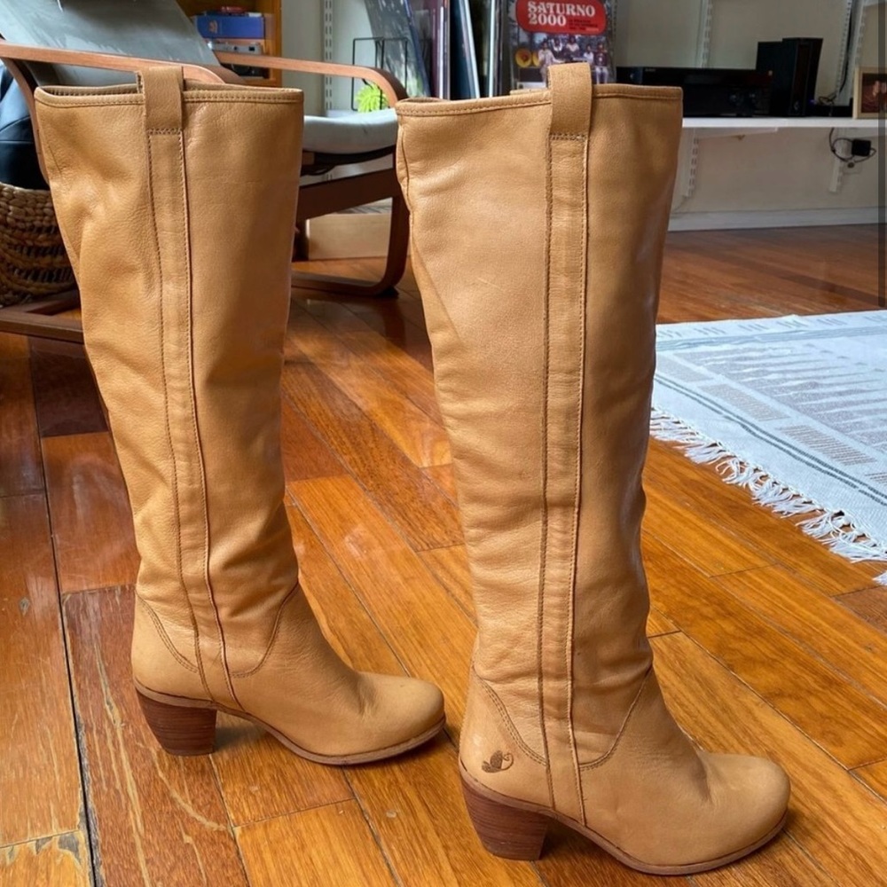 Light Tan Camel Pull on 70's Style Riding Boots Size 37